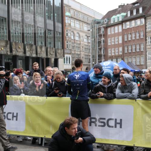 05.10.2025 - 20. swb-Marathon Bremen Yannick Fuchs http://msf.ph/oto/9269530 05.10.2025 12:14:27 Ziel  meine-sportfotos.de