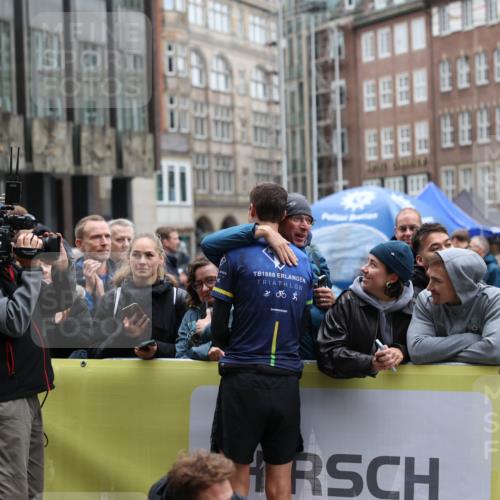 05.10.2025 - 20. swb-Marathon Bremen Yannick Fuchs http://msf.ph/oto/9269562 05.10.2025 12:14:29 Ziel  meine-sportfotos.de