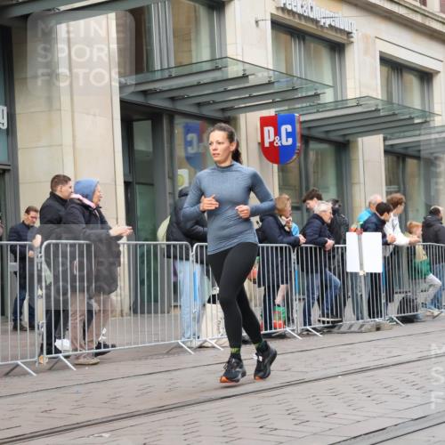 05.10.2025 - 20. swb-Marathon Bremen Strokosch-Dieckow http://msf.ph/oto/9269619 05.10.2025 11:07:47 Ziel 8123, 9212, 9401, 9519, 9557, 9599, 9617, 9874, 10125, 10132, 10135, 10365, 10366, 10706, 10782, 10783, 10866, 11019, 11097, 11232, 11309, 11490, 11670, 11671, 11677, 8123, 9212, 9401, 9519, 9557, 9599, 9617, 9874, 10125, 10132, 10135, 10365, 10366, 10706, 10782, 10783, 10866, 11019, 11097, 11232, 11309, 11490, 11670, 11671, 11677 meine-sportfotos.de