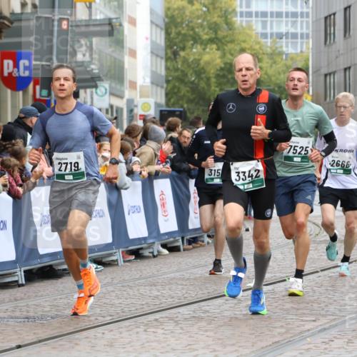 05.10.2025 - 20. swb-Marathon Bremen Strokosch-Dieckow http://msf.ph/oto/9269694 05.10.2025 13:01:15 Ziel 1626, 2666, 2719, 3150, 3342, 3807, 6150, 7525, 8747 meine-sportfotos.de