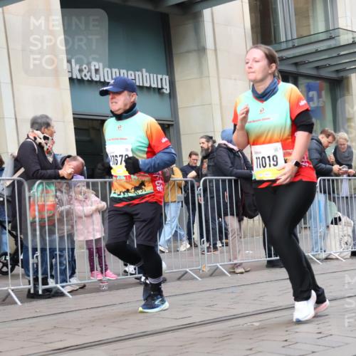 05.10.2025 - 20. swb-Marathon Bremen Strokosch-Dieckow http://msf.ph/oto/9269714 05.10.2025 11:07:53 Ziel 9186, 9353, 9401, 9519, 9557, 9599, 9617, 9874, 10125, 10132, 10365, 10866, 11019, 11097, 11232, 11309, 11490, 11670, 11671, 11677, 9186, 9353, 9401, 9519, 9557, 9599, 9617, 9874, 10125, 10132, 10365, 10866, 11019, 11097, 11232, 11309, 11490, 11670, 11671, 11677 meine-sportfotos.de