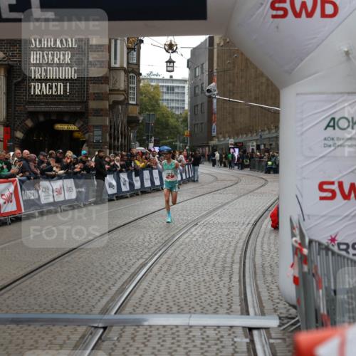 05.10.2025 - 20. swb-Marathon Bremen Yannick Fuchs http://msf.ph/oto/9269737 05.10.2025 12:14:45 Ziel 1122 meine-sportfotos.de