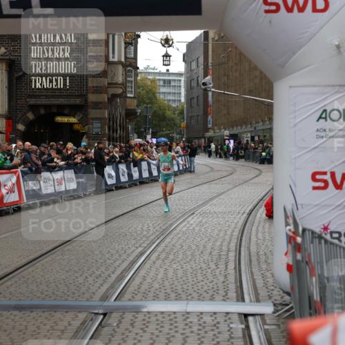 05.10.2025 - 20. swb-Marathon Bremen Yannick Fuchs http://msf.ph/oto/9269744 05.10.2025 12:14:45 Ziel 1122 meine-sportfotos.de