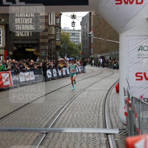 05.10.2025 - 20. swb-Marathon Bremen Yannick Fuchs http://msf.ph/oto/9269750 05.10.2025 12:14:45 Ziel 1122 meine-sportfotos.de