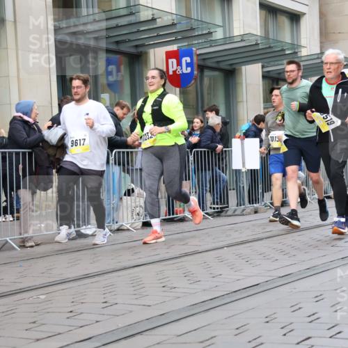 05.10.2025 - 20. swb-Marathon Bremen Strokosch-Dieckow http://msf.ph/oto/9269759 05.10.2025 11:07:54 Ziel 9186, 9353, 9401, 9519, 9557, 9599, 9617, 9874, 10125, 10132, 10866, 11019, 11097, 11232, 11309, 11490, 11670, 11671, 9186, 9353, 9401, 9519, 9557, 9599, 9617, 9874, 10125, 10132, 10866, 11019, 11097, 11232, 11309, 11490, 11670, 11671 meine-sportfotos.de
