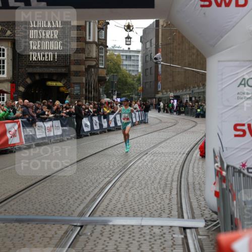05.10.2025 - 20. swb-Marathon Bremen Yannick Fuchs http://msf.ph/oto/9269761 05.10.2025 12:14:45 Ziel 1122 meine-sportfotos.de