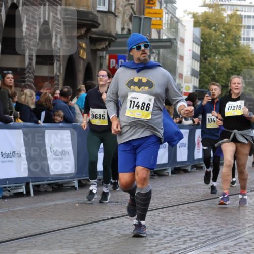 05.10.2025 - 20. swb-Marathon Bremen Strokosch-Dieckow http://msf.ph/oto/9269790 05.10.2025 11:09:49 Ziel 9410, 9685, 9972, 10412, 10448, 10827, 10860, 11206, 11219, 11381, 11486 meine-sportfotos.de