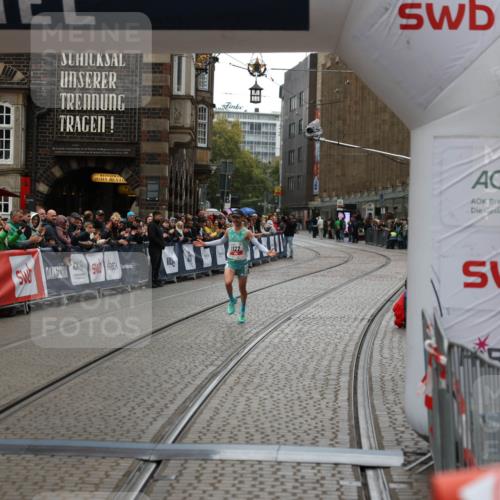 05.10.2025 - 20. swb-Marathon Bremen Yannick Fuchs http://msf.ph/oto/9269800 05.10.2025 12:14:45 Ziel 1122 meine-sportfotos.de