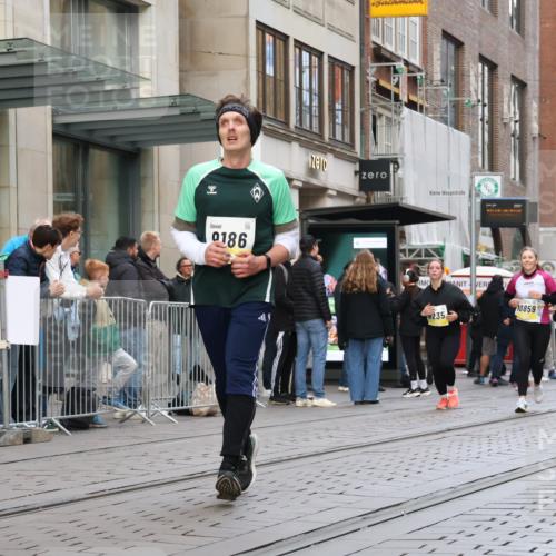 05.10.2025 - 20. swb-Marathon Bremen Strokosch-Dieckow http://msf.ph/oto/9269934 05.10.2025 11:08:01 Ziel 9186, 9235, 9353, 9401, 9481, 9519, 9552, 9599, 9617, 9874, 10125, 10132, 10859, 10866, 11019, 11097, 11232, 11309, 11670, 11671, 9186, 9235, 9353, 9401, 9481, 9519, 9552, 9599, 9617, 9874, 10125, 10132, 10859, 10866, 11019, 11097, 11232, 11309, 11670, 11671 meine-sportfotos.de