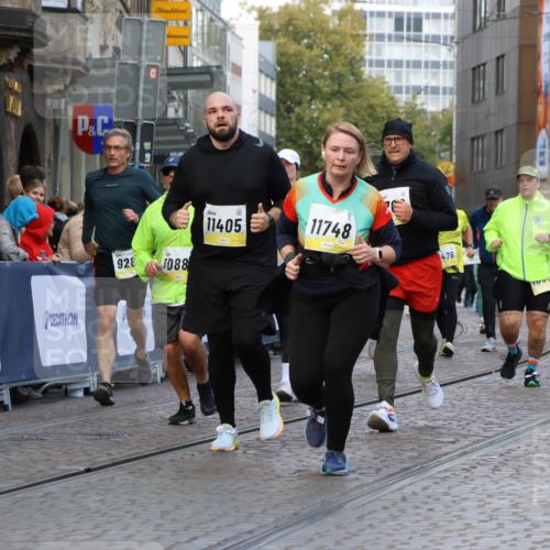 05.10.2025 - 20. swb-Marathon Bremen Strokosch-Dieckow http://msf.ph/oto/9269961 05.10.2025 11:09:55 Ziel 9288, 9410, 9685, 9760, 9972, 10435, 10448, 10515, 10659, 10827, 10860, 10885, 11219, 11381, 11405, 11486, 11634, 11748 meine-sportfotos.de
