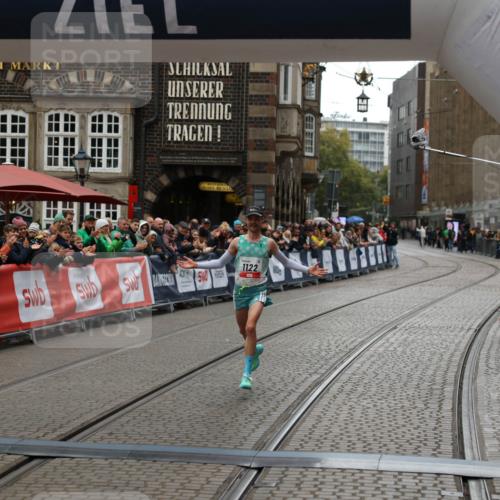 05.10.2025 - 20. swb-Marathon Bremen Yannick Fuchs http://msf.ph/oto/9269963 05.10.2025 12:14:47 Ziel 1122 meine-sportfotos.de