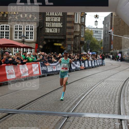 05.10.2025 - 20. swb-Marathon Bremen Yannick Fuchs http://msf.ph/oto/9269977 05.10.2025 12:14:47 Ziel 1122 meine-sportfotos.de