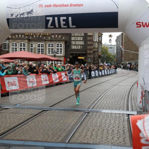 05.10.2025 - 20. swb-Marathon Bremen Yannick Fuchs http://msf.ph/oto/9270005 05.10.2025 12:14:48 Ziel 1122 meine-sportfotos.de