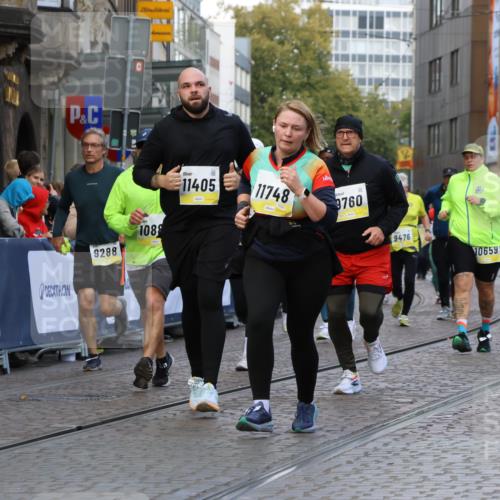05.10.2025 - 20. swb-Marathon Bremen Strokosch-Dieckow http://msf.ph/oto/9270018 05.10.2025 11:09:55 Ziel 9288, 9410, 9685, 9760, 9972, 10435, 10448, 10515, 10659, 10827, 10860, 10885, 11219, 11381, 11405, 11486, 11634, 11748 meine-sportfotos.de