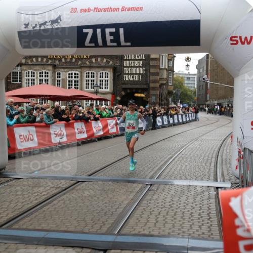 05.10.2025 - 20. swb-Marathon Bremen Yannick Fuchs http://msf.ph/oto/9270020 05.10.2025 12:14:48 Ziel 1122 meine-sportfotos.de
