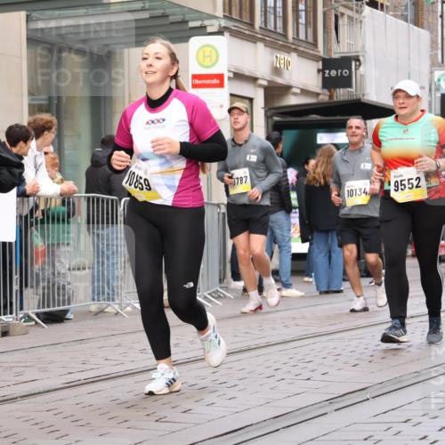 05.10.2025 - 20. swb-Marathon Bremen Strokosch-Dieckow http://msf.ph/oto/9270036 05.10.2025 11:08:05 Ziel 9186, 9235, 9353, 9401, 9481, 9519, 9552, 9982, 10132, 10134, 10212, 10787, 10859, 10866, 11019, 11097, 11232, 11670, 11671, 9186, 9235, 9353, 9401, 9481, 9519, 9552, 9982, 10132, 10134, 10212, 10787, 10859, 10866, 11019, 11097, 11232, 11670, 11671 meine-sportfotos.de