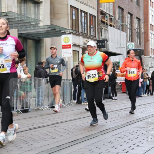05.10.2025 - 20. swb-Marathon Bremen Strokosch-Dieckow http://msf.ph/oto/9270047 05.10.2025 11:08:06 Ziel 9186, 9235, 9353, 9401, 9481, 9519, 9552, 9982, 10132, 10134, 10212, 10787, 10859, 11019, 11097, 11232, 11242, 11670, 11671, 9186, 9235, 9353, 9401, 9481, 9519, 9552, 9982, 10132, 10134, 10212, 10787, 10859, 11019, 11097, 11232, 11242, 11670, 11671 meine-sportfotos.de