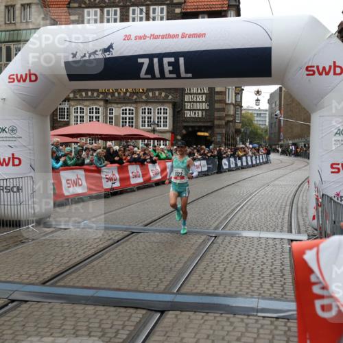 05.10.2025 - 20. swb-Marathon Bremen Yannick Fuchs http://msf.ph/oto/9270059 05.10.2025 12:14:48 Ziel 1122 meine-sportfotos.de
