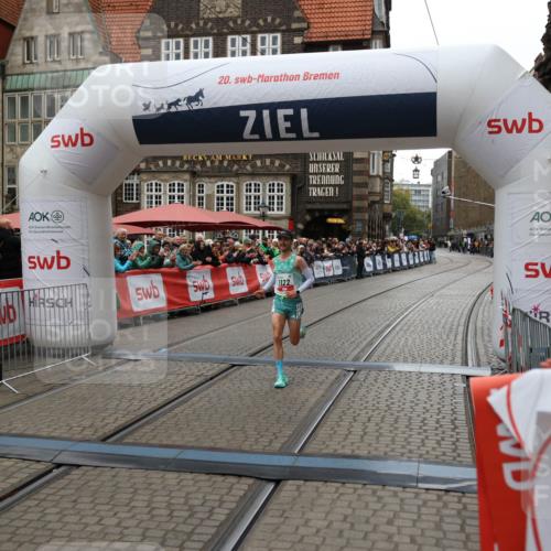 05.10.2025 - 20. swb-Marathon Bremen Yannick Fuchs http://msf.ph/oto/9270077 05.10.2025 12:14:48 Ziel 1122 meine-sportfotos.de