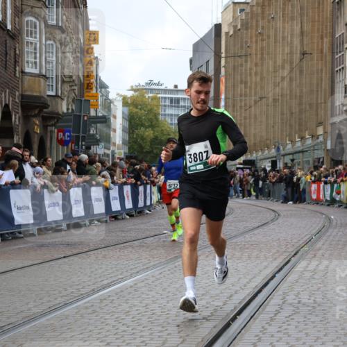 05.10.2025 - 20. swb-Marathon Bremen Strokosch-Dieckow http://msf.ph/oto/9270086 05.10.2025 13:01:23 Ziel 1626, 3807, 5132 meine-sportfotos.de