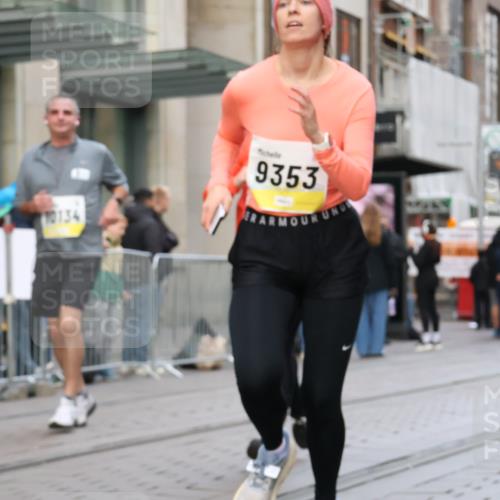 05.10.2025 - 20. swb-Marathon Bremen Strokosch-Dieckow http://msf.ph/oto/9270094 05.10.2025 11:08:09 Ziel 7069, 7706, 9186, 9235, 9353, 9401, 9481, 9519, 9552, 9982, 10132, 10134, 10212, 10787, 10859, 10998, 11028, 11073, 11076, 11097, 11242, 11671, 7069, 7706, 9186, 9235, 9353, 9401, 9481, 9519, 9552, 9982, 10132, 10134, 10212, 10787, 10859, 10998, 11028, 11073, 11076, 11097, 11242, 11671 meine-sportfotos.de