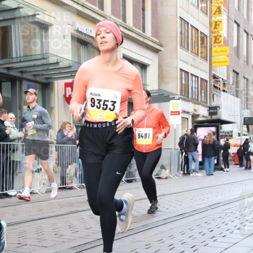 05.10.2025 - 20. swb-Marathon Bremen Strokosch-Dieckow http://msf.ph/oto/9270107 05.10.2025 11:08:09 Ziel 7069, 7706, 9186, 9235, 9353, 9401, 9481, 9519, 9552, 9982, 10132, 10134, 10212, 10787, 10859, 10998, 11028, 11073, 11076, 11097, 11242, 11671, 7069, 7706, 9186, 9235, 9353, 9401, 9481, 9519, 9552, 9982, 10132, 10134, 10212, 10787, 10859, 10998, 11028, 11073, 11076, 11097, 11242, 11671 meine-sportfotos.de