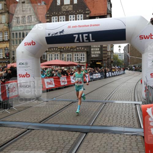 05.10.2025 - 20. swb-Marathon Bremen Yannick Fuchs http://msf.ph/oto/9270114 05.10.2025 12:14:49 Ziel 1122 meine-sportfotos.de