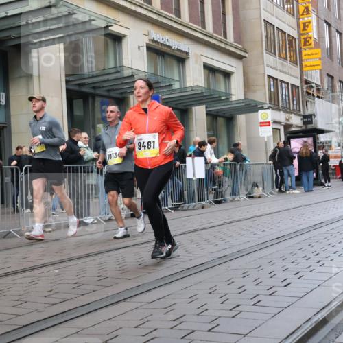 05.10.2025 - 20. swb-Marathon Bremen Strokosch-Dieckow http://msf.ph/oto/9270135 05.10.2025 11:08:10 Ziel 7069, 7706, 9186, 9235, 9353, 9401, 9481, 9552, 9982, 10132, 10134, 10212, 10787, 10859, 10998, 11028, 11073, 11076, 11097, 11242, 11671, 7069, 7706, 9186, 9235, 9353, 9401, 9481, 9552, 9982, 10132, 10134, 10212, 10787, 10859, 10998, 11028, 11073, 11076, 11097, 11242, 11671 meine-sportfotos.de