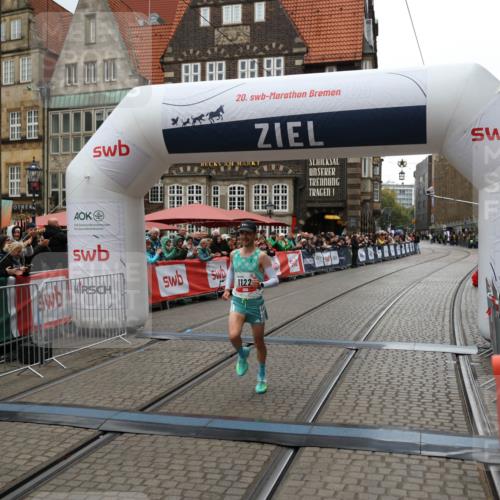 05.10.2025 - 20. swb-Marathon Bremen Yannick Fuchs http://msf.ph/oto/9270136 05.10.2025 12:14:49 Ziel 1122 meine-sportfotos.de