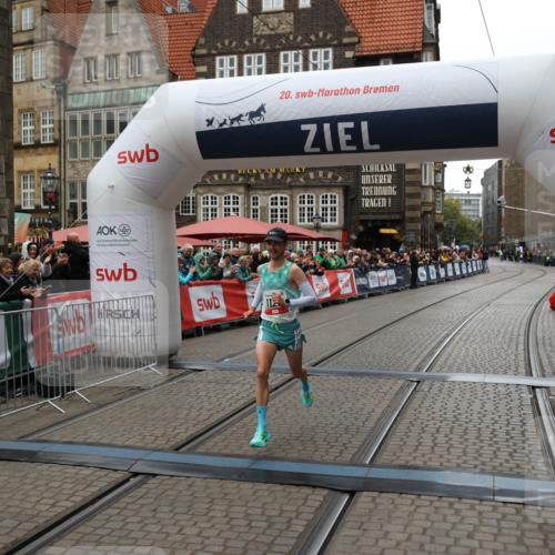 05.10.2025 - 20. swb-Marathon Bremen Yannick Fuchs http://msf.ph/oto/9270158 05.10.2025 12:14:49 Ziel 1122 meine-sportfotos.de