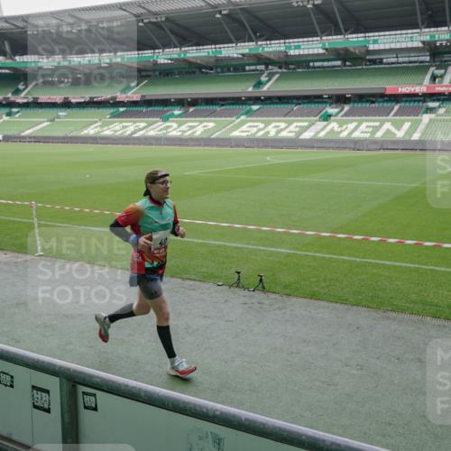 05.10.2025 - 20. swb-Marathon Bremen Michael Burmester http://msf.ph/oto/9270169 05.10.2025 12:41:06 Laufen im Stadion 9, 37, 38, 40, 45, 46, 198, 377, 623, 689, 945, 1258, 1368, 2036, 2048, 2057, 2064, 2169, 2284, 2497, 2670, 2683, 2909, 3707, 3817, 4375, 6566, 133, 241, 1812, 2118, 5595, 6075, 7274, 7587, 7766 meine-sportfotos.de