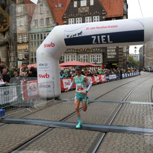 05.10.2025 - 20. swb-Marathon Bremen Yannick Fuchs http://msf.ph/oto/9270170 05.10.2025 12:14:49 Ziel 1122 meine-sportfotos.de