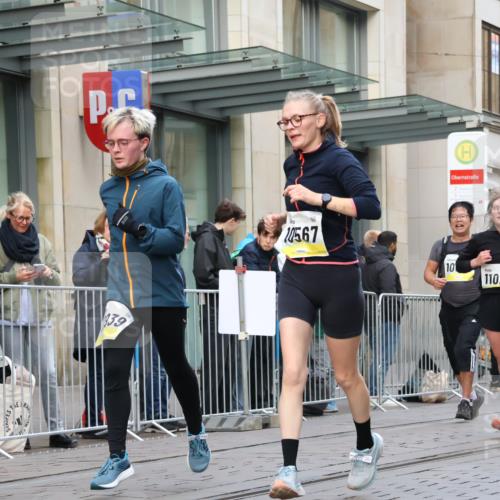 05.10.2025 - 20. swb-Marathon Bremen Strokosch-Dieckow http://msf.ph/oto/9270188 05.10.2025 11:08:21 Ziel 7069, 7706, 9191, 9235, 9274, 9276, 9481, 9589, 9721, 9853, 9982, 10051, 10134, 10212, 10567, 10787, 10859, 10939, 10998, 11028, 11073, 11076, 11242, 11479, 11590, 7069, 7706, 9191, 9235, 9274, 9276, 9481, 9589, 9721, 9853, 9982, 10051, 10134, 10212, 10567, 10787, 10859, 10939, 10998, 11028, 11073, 11076, 11242, 11479, 11590 meine-sportfotos.de