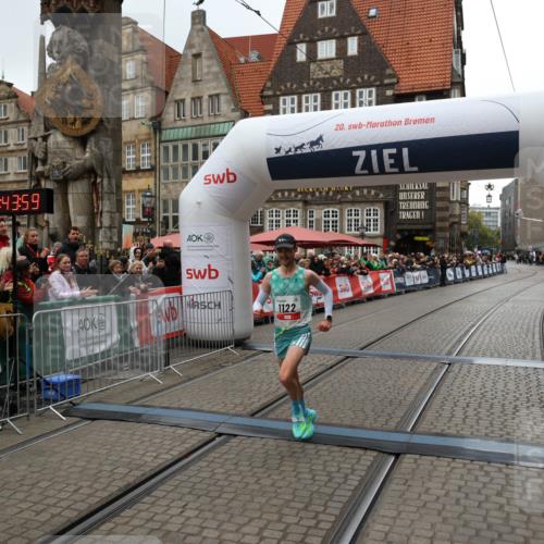 05.10.2025 - 20. swb-Marathon Bremen Yannick Fuchs http://msf.ph/oto/9270196 05.10.2025 12:14:49 Ziel 1122 meine-sportfotos.de