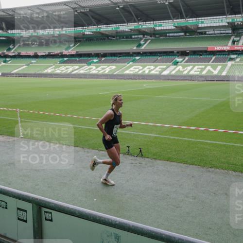 05.10.2025 - 20. swb-Marathon Bremen Michael Burmester http://msf.ph/oto/9270218 05.10.2025 12:41:15 Laufen im Stadion 9, 37, 38, 40, 45, 198, 377, 623, 689, 1042, 1258, 1368, 1476, 2048, 2064, 2169, 2284, 2497, 2670, 2683, 2743, 2801, 2909, 3707, 3817, 4158, 4375, 4984, 6566, 8211, 46, 945, 2036, 2057, 2118, 7274, 7587, 7766 meine-sportfotos.de
