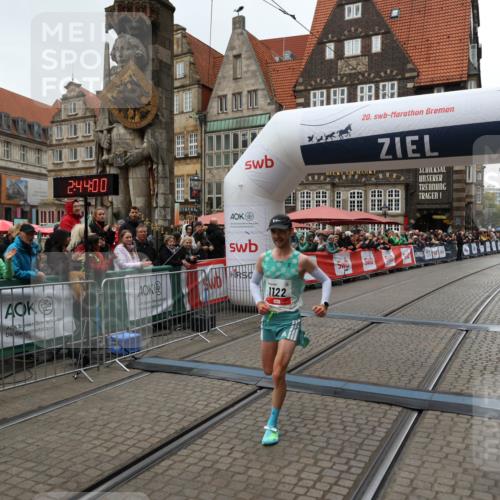 05.10.2025 - 20. swb-Marathon Bremen Yannick Fuchs http://msf.ph/oto/9270222 05.10.2025 12:14:49 Ziel 1122 meine-sportfotos.de