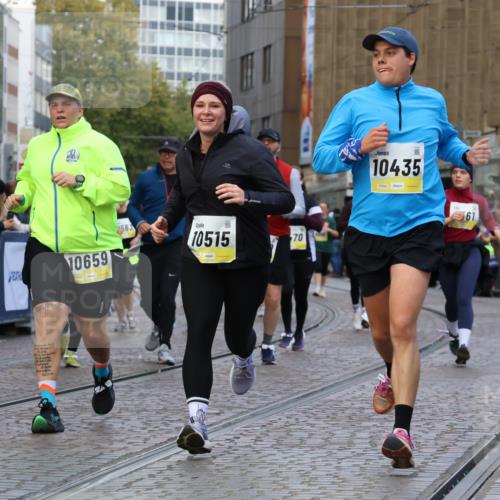 05.10.2025 - 20. swb-Marathon Bremen Strokosch-Dieckow http://msf.ph/oto/9270226 05.10.2025 11:09:59 Ziel 9288, 9470, 9476, 9554, 9561, 9760, 9972, 10383, 10435, 10515, 10659, 10885, 10969, 11381, 11401, 11405, 11634, 11748 meine-sportfotos.de