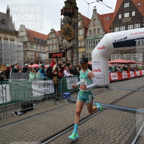05.10.2025 - 20. swb-Marathon Bremen Yannick Fuchs http://msf.ph/oto/9270251 05.10.2025 12:14:50 Ziel 1122 meine-sportfotos.de