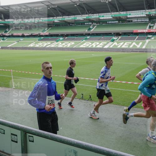 05.10.2025 - 20. swb-Marathon Bremen Michael Burmester http://msf.ph/oto/9270270 05.10.2025 12:41:20 Laufen im Stadion 9, 37, 38, 40, 45, 198, 377, 623, 689, 1042, 1258, 1368, 1476, 2048, 2064, 2169, 2284, 2497, 2670, 2683, 2743, 2801, 2909, 3707, 3817, 4158, 4375, 4984, 6566, 8211, 46, 945, 2036, 2057, 7587 meine-sportfotos.de