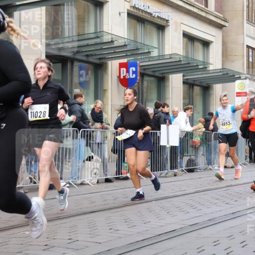 05.10.2025 - 20. swb-Marathon Bremen Strokosch-Dieckow http://msf.ph/oto/9270294 05.10.2025 11:08:24 Ziel 7069, 7706, 9184, 9191, 9274, 9276, 9481, 9589, 9721, 9853, 9912, 9982, 10051, 10134, 10212, 10248, 10567, 10714, 10787, 10840, 10859, 10939, 10998, 11028, 11073, 11076, 11242, 11479, 11590, 7069, 7706, 9184, 9191, 9274, 9276, 9481, 9589, 9721, 9853, 9912, 9982, 10051, 10134, 10212, 10248, 10567, 10714, 10787, 10840, 10859, 10939, 10998, 11028, 11073, 11076, 11242, 11479, 11590 meine-sportfotos.de