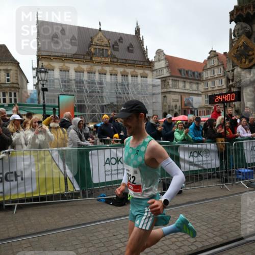 05.10.2025 - 20. swb-Marathon Bremen Yannick Fuchs http://msf.ph/oto/9270298 05.10.2025 12:14:50 Ziel 1122 meine-sportfotos.de