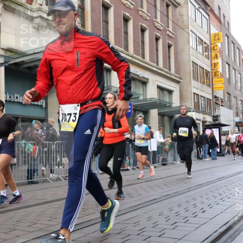 05.10.2025 - 20. swb-Marathon Bremen Strokosch-Dieckow http://msf.ph/oto/9270360 05.10.2025 11:08:26 Ziel 7069, 7706, 9184, 9191, 9274, 9276, 9466, 9589, 9721, 9774, 9853, 9912, 9982, 10031, 10051, 10087, 10134, 10212, 10248, 10567, 10714, 10787, 10840, 10939, 10998, 11028, 11073, 11076, 11126, 11142, 11242, 11479, 11590, 7069, 7706, 9184, 9191, 9274, 9276, 9466, 9589, 9721, 9774, 9853, 9912, 9982, 10031, 10051, 10087, 10134, 10212, 10248, 10567, 10714, 10787, 10840, 10939, 10998, 11028, 11073, 11076, 11126, 11142, 11242, 11479, 11590 meine-sportfotos.de