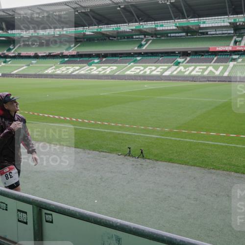 05.10.2025 - 20. swb-Marathon Bremen Michael Burmester http://msf.ph/oto/9270383 05.10.2025 12:41:49 Laufen im Stadion 9, 38, 40, 198, 377, 1042, 1258, 1368, 1476, 2284, 2743, 2801, 3707, 3817, 4158, 4984, 6566, 6903, 8211, 37, 2048, 2064, 2497, 2670, 2683, 2909, 4375 meine-sportfotos.de