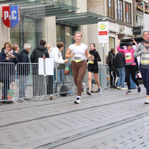 05.10.2025 - 20. swb-Marathon Bremen Strokosch-Dieckow http://msf.ph/oto/9270419 05.10.2025 11:08:29 Ziel 7069, 7706, 9184, 9191, 9274, 9276, 9466, 9589, 9721, 9774, 9853, 9912, 10031, 10051, 10087, 10212, 10248, 10458, 10567, 10714, 10840, 10939, 10998, 11028, 11073, 11076, 11126, 11142, 11242, 11479, 11590, 7069, 7706, 9184, 9191, 9274, 9276, 9466, 9589, 9721, 9774, 9853, 9912, 10031, 10051, 10087, 10212, 10248, 10458, 10567, 10714, 10840, 10939, 10998, 11028, 11073, 11076, 11126, 11142, 11242, 11479, 11590 meine-sportfotos.de