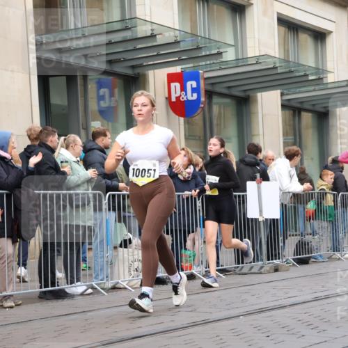 05.10.2025 - 20. swb-Marathon Bremen Strokosch-Dieckow http://msf.ph/oto/9270466 05.10.2025 11:08:30 Ziel 7069, 7706, 9184, 9191, 9274, 9276, 9466, 9589, 9721, 9774, 9853, 9912, 10031, 10051, 10087, 10212, 10248, 10458, 10567, 10714, 10840, 10939, 10998, 11028, 11073, 11076, 11126, 11142, 11242, 11479, 11590, 7069, 7706, 9184, 9191, 9274, 9276, 9466, 9589, 9721, 9774, 9853, 9912, 10031, 10051, 10087, 10212, 10248, 10458, 10567, 10714, 10840, 10939, 10998, 11028, 11073, 11076, 11126, 11142, 11242, 11479, 11590 meine-sportfotos.de