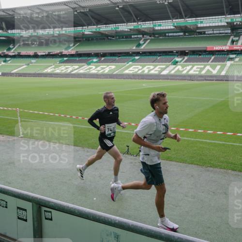05.10.2025 - 20. swb-Marathon Bremen Michael Burmester http://msf.ph/oto/9270497 05.10.2025 12:42:21 Laufen im Stadion 635, 907, 965, 1123, 1215, 1612, 1645, 1763, 2068, 3153, 3294, 4635, 5028, 6903, 7405, 9, 1042, 1258, 1476, 2743, 2801, 3817, 4158, 4984, 8211 meine-sportfotos.de