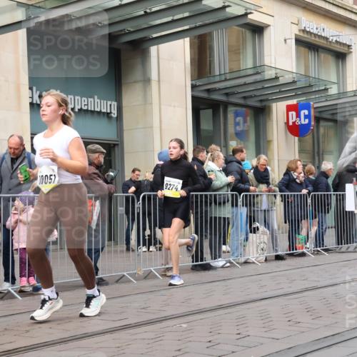 05.10.2025 - 20. swb-Marathon Bremen Strokosch-Dieckow http://msf.ph/oto/9270501 05.10.2025 11:08:31 Ziel 7069, 7706, 9184, 9191, 9274, 9276, 9466, 9589, 9721, 9774, 9853, 9912, 10031, 10051, 10087, 10248, 10458, 10567, 10714, 10840, 10939, 10998, 11028, 11073, 11076, 11126, 11142, 11242, 11479, 11590, 7069, 7706, 9184, 9191, 9274, 9276, 9466, 9589, 9721, 9774, 9853, 9912, 10031, 10051, 10087, 10248, 10458, 10567, 10714, 10840, 10939, 10998, 11028, 11073, 11076, 11126, 11142, 11242, 11479, 11590 meine-sportfotos.de