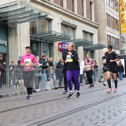 05.10.2025 - 20. swb-Marathon Bremen Strokosch-Dieckow http://msf.ph/oto/9270557 05.10.2025 11:08:33 Ziel 7069, 7706, 9184, 9191, 9274, 9276, 9466, 9589, 9721, 9774, 9853, 9912, 10031, 10051, 10087, 10248, 10458, 10567, 10714, 10840, 10939, 10998, 11028, 11073, 11076, 11126, 11142, 11479, 11590, 7069, 7706, 9184, 9191, 9274, 9276, 9466, 9589, 9721, 9774, 9853, 9912, 10031, 10051, 10087, 10248, 10458, 10567, 10714, 10840, 10939, 10998, 11028, 11073, 11076, 11126, 11142, 11479, 11590 meine-sportfotos.de