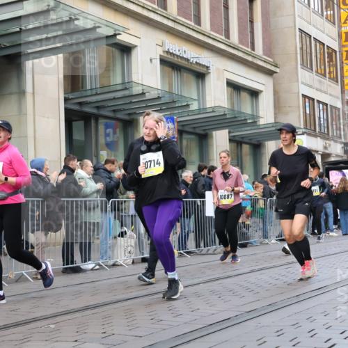 05.10.2025 - 20. swb-Marathon Bremen Strokosch-Dieckow http://msf.ph/oto/9270572 05.10.2025 11:08:33 Ziel 7069, 7706, 9184, 9191, 9274, 9276, 9466, 9589, 9721, 9774, 9853, 9912, 10031, 10051, 10087, 10248, 10458, 10567, 10714, 10840, 10939, 10998, 11028, 11073, 11076, 11126, 11142, 11479, 11590, 7069, 7706, 9184, 9191, 9274, 9276, 9466, 9589, 9721, 9774, 9853, 9912, 10031, 10051, 10087, 10248, 10458, 10567, 10714, 10840, 10939, 10998, 11028, 11073, 11076, 11126, 11142, 11479, 11590 meine-sportfotos.de