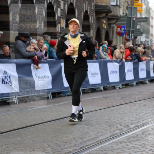 05.10.2025 - 20. swb-Marathon Bremen Strokosch-Dieckow http://msf.ph/oto/9270579 05.10.2025 11:10:11 Ziel 7799, 9806, 10082, 10189, 10563, 10596, 11204, 11261, 11333, 11536 meine-sportfotos.de